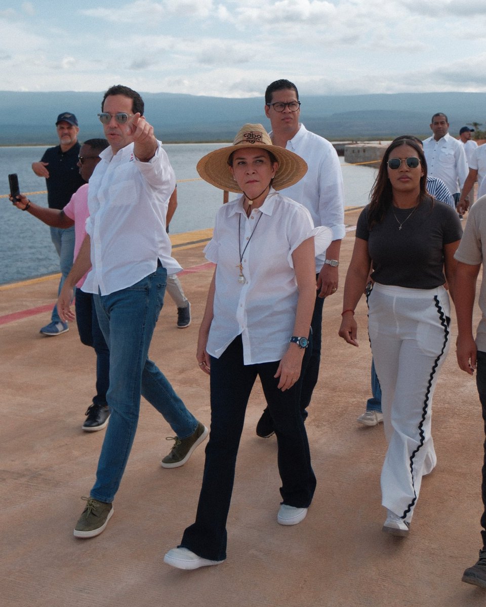 CarolinaMejiaG (@carolinamejiag) on Twitter photo Hoy desde tempranito recorriendo Port Cabo Rojo. En esta terminal de cruceros comienza la materialización del sueño de desarrollo del sur profundo. Gracias al presente que construye el presidente <a href="/luisabinader/">Luis Abinader</a>, la región Enriquillo tiene un futuro prometedor. Hoy desde tempranito recorriendo Port Cabo Rojo. En esta terminal de cruceros comienza la materialización del sueño de desarrollo del sur profundo. Gracias al presente que construye el presidente <a href="/luisabinader/">Luis Abinader</a>, la región Enriquillo tiene un futuro prometedor.