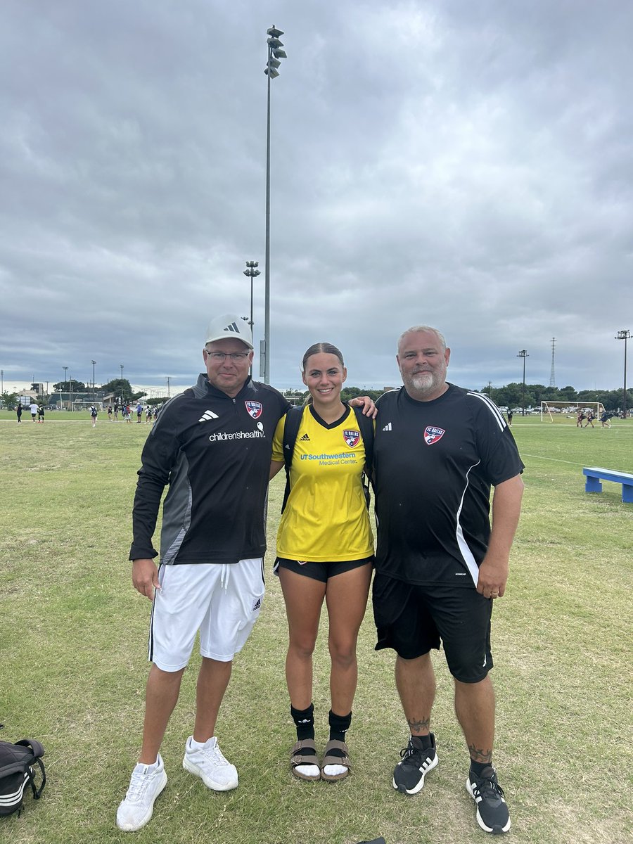 ebassinger51's tweet photo. Thank you @FCDallas08gECRL, James, Matt, Chad, Ellisiv, and Thu. I have loved being a part of this team. I will miss yall so much! I am excited to continue my soccer journey with @dksc_08_ECNL next year! https://t.co/mIKdXTiNk7