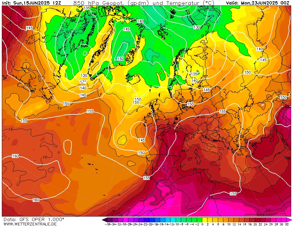 Deffo a continued chance for plumes and additional storm risks into the rest June. This hot and humid chart for next week looks quite similar to last weeks. #UKweather #Heatwave ⚡️🔥