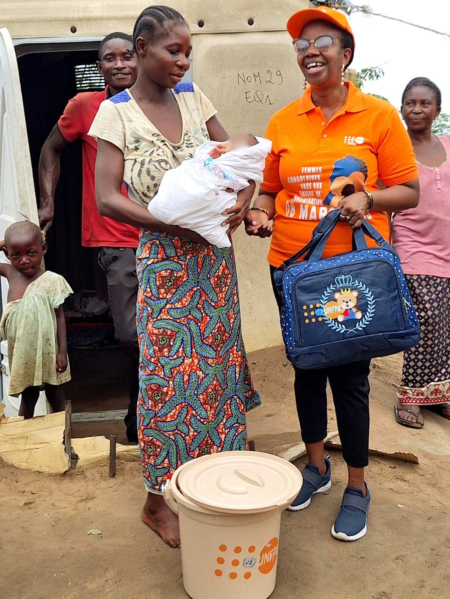- Kits mama, kits de dignité et d'hygiène menstruelle.
- Tables de réanimation pour nouveau-né.
- Dialogue avec les écoles de maris &amp; réseaux VBG.
L’UNFPA agit à Bouemba et Gamboma pour ne laisser aucune femme de côté.
#ZéroViolence #ZéroDécèsMaternel #ZéroBesoinsNonSatisfaits
