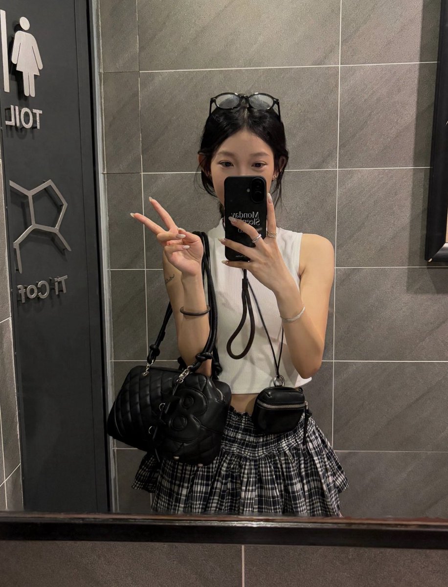 _sami3_2's tweet image. 나시에 체크치마

#룩북
