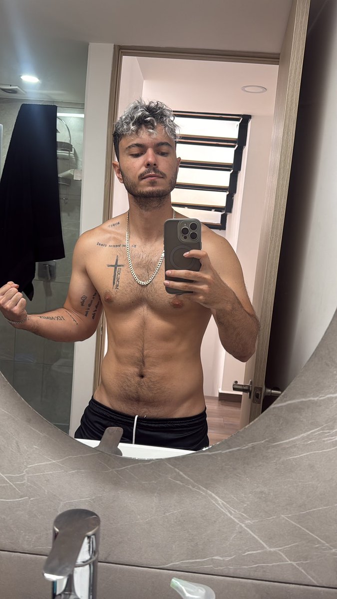 El Bastiandelfin tweet media