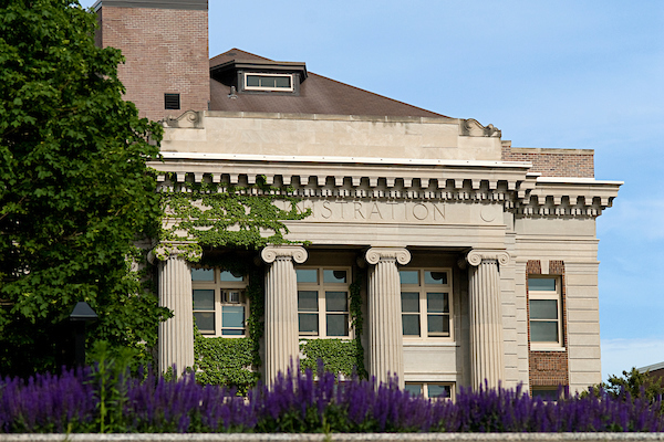 Conducting a college search can be stressful and often families do not know where to start. Here are some concrete steps students and their families can take to make the process easier. loom.ly/PPEWLpM