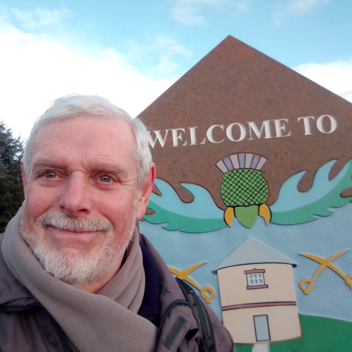 DavidRoger1951's tweet photo. Crossed swords on #Auldearn village sign depicting the Battle of 1645 ⚔️

#AlphabetChallenge 
#WeekXforXs https://t.co/DkyenL5HCv