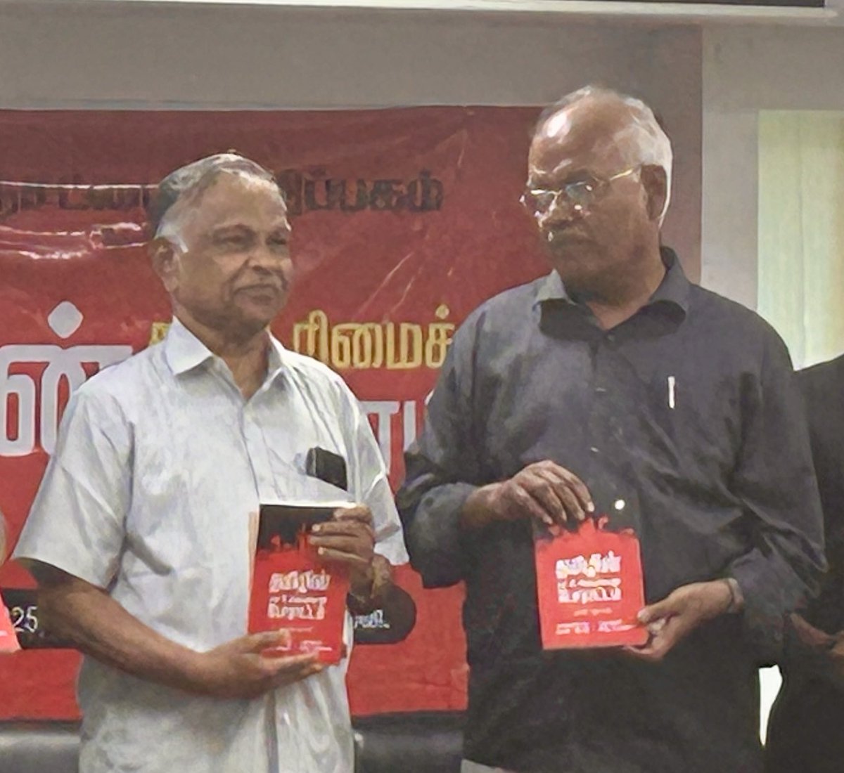 vel_novak's tweet image. Had the privilege of watching @DrJeyaranjan and #karunanandham ayya speak at a book launch function at #AnnaCentenaryLibrary today !

#அண்ணாநூற்றாண்டுநூலகம்