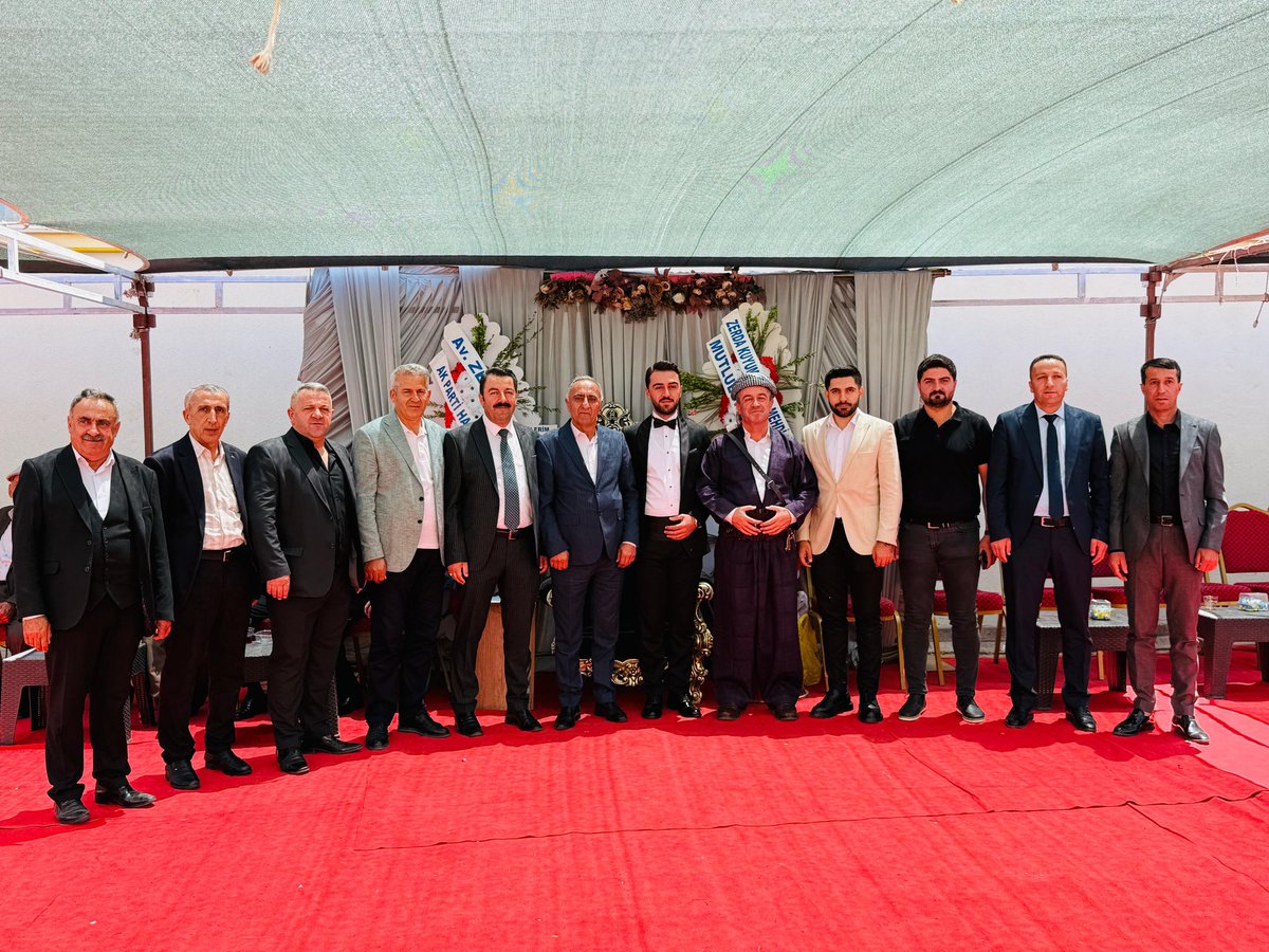 Salihinann's tweet photo. Teşkilatımız ile birlikte; İl Başkanımız Sn @KayaZeydin  ailesinin düğün merasimine katıldık.

Genç çiftimizi  tebrik ediyor, ömür boyu sağlık, huzur ve mutluluk diliyorum. https://t.co/cTbSppVeA6