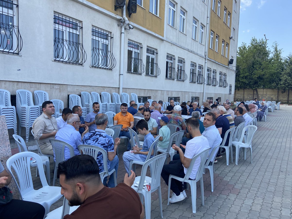 cimder59's tweet photo. Çorlu İmam Hatipliler Derneği olarak düzenlemiş olduğumuz Mezunlar Günü programında mezunlarımız ve öğretmenlerimiz bir araya gelerek eski anıları yâd ederek hasbıhal ettiler. https://t.co/vH0sjObM8i