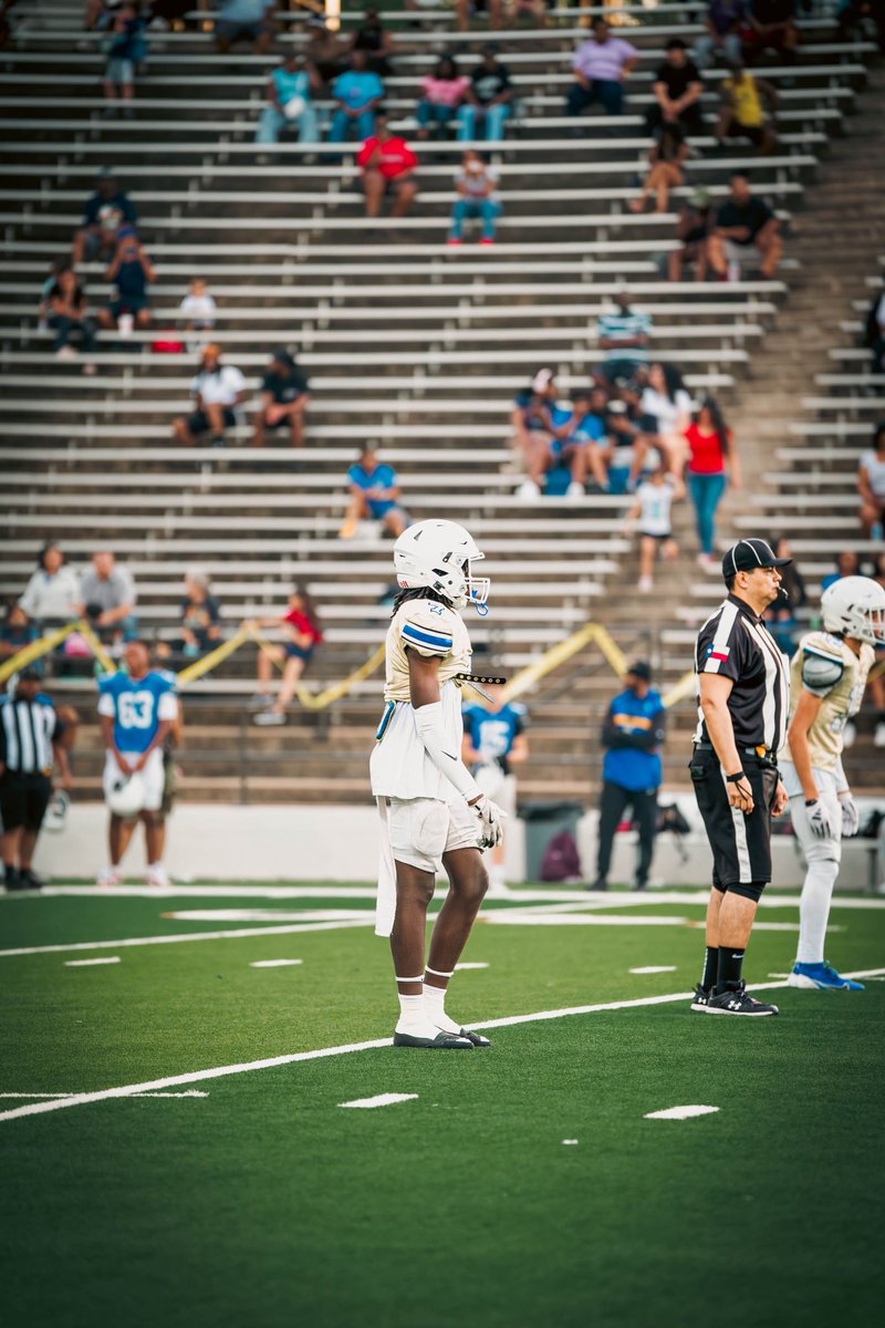 6’1 175 ILBS 3.6 gpa Free Safety

📲📱469-473-1145