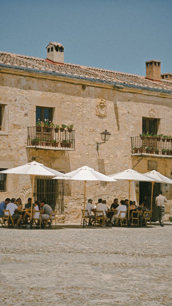 MrHalstead_'s tweet image. Pedraza. El mejor lugar para mantener vivas las raíces de los abuelos y celebrar cosas familiares en su honor!