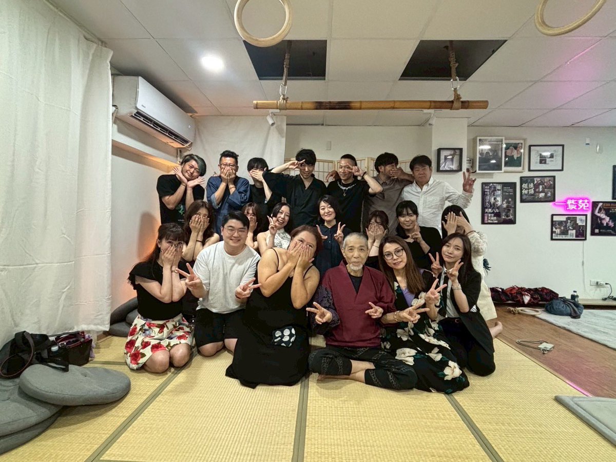 「愉虐宴2025夏」
二日間、無事に終了いたしました

昨日のショー、体験緊縛会に参加させていただき、とてもいい経験になりました

台湾のお客様、びんごさん、Linaさん、チーム台湾スタッフ、演者の皆様、温かく迎えてくださり、ありがとうございました

<a href="/shigonawa/">紫護縄びんご</a> 
<a href="/lina_switch/">Miss Lina</a> 
<a href="/hana_ichi_hana/">いち華🪷</a>