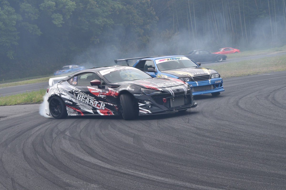 Tsuyoshi_Tezuka's tweet image. 今月末のSIM澤くん＆ロックオンの走行会に向けて86直さなきゃ

#カーコネクト岐阜 
#カーコネクト
#lockon
#BeastR
#ビーストアール
#手塚強
#川瀬羚也
#走行会