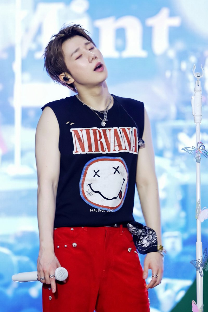 250615 뷰민라 2025

오빠의 두번째 뷰민라 
올해도 번쩍번쩍 이야🌟🌟
멋있네!!!

#인피니트 #김성규 
#INFINITE #KimSungKyu 
#BeautifulMintLife
#뷰티풀민트라이프2025