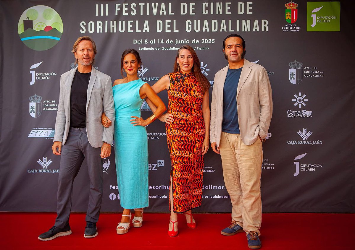 Enciende TV (@enciende_tv) on Twitter photo #SembrandoSueños inauguró el Festival de Cine de Sorihuela de Guadalimar (Jaén) con una gran acogida.
Una bonita noche acompañados de Alfonso Sánchez, Alberto López, Antonia Gómez y Carmen Canivell
Además <a href="/mundoficcion/">Alfonso Sánchez</a> y <a href="/Albertoemen/">Alberto López.</a> recibieron el Premio de Honor, enhorabuena! #SembrandoSueños inauguró el Festival de Cine de Sorihuela de Guadalimar (Jaén) con una gran acogida.
Una bonita noche acompañados de Alfonso Sánchez, Alberto López, Antonia Gómez y Carmen Canivell
Además <a href="/mundoficcion/">Alfonso Sánchez</a> y <a href="/Albertoemen/">Alberto López.</a> recibieron el Premio de Honor, enhorabuena!