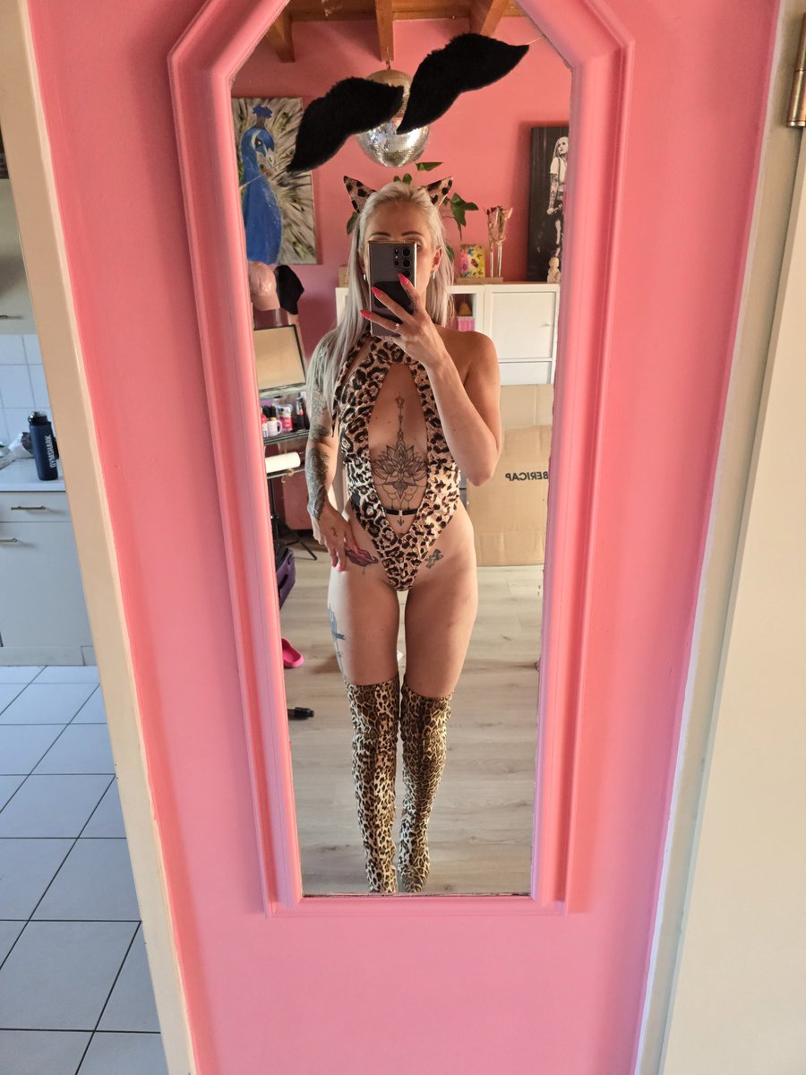 Do you like my outfit?