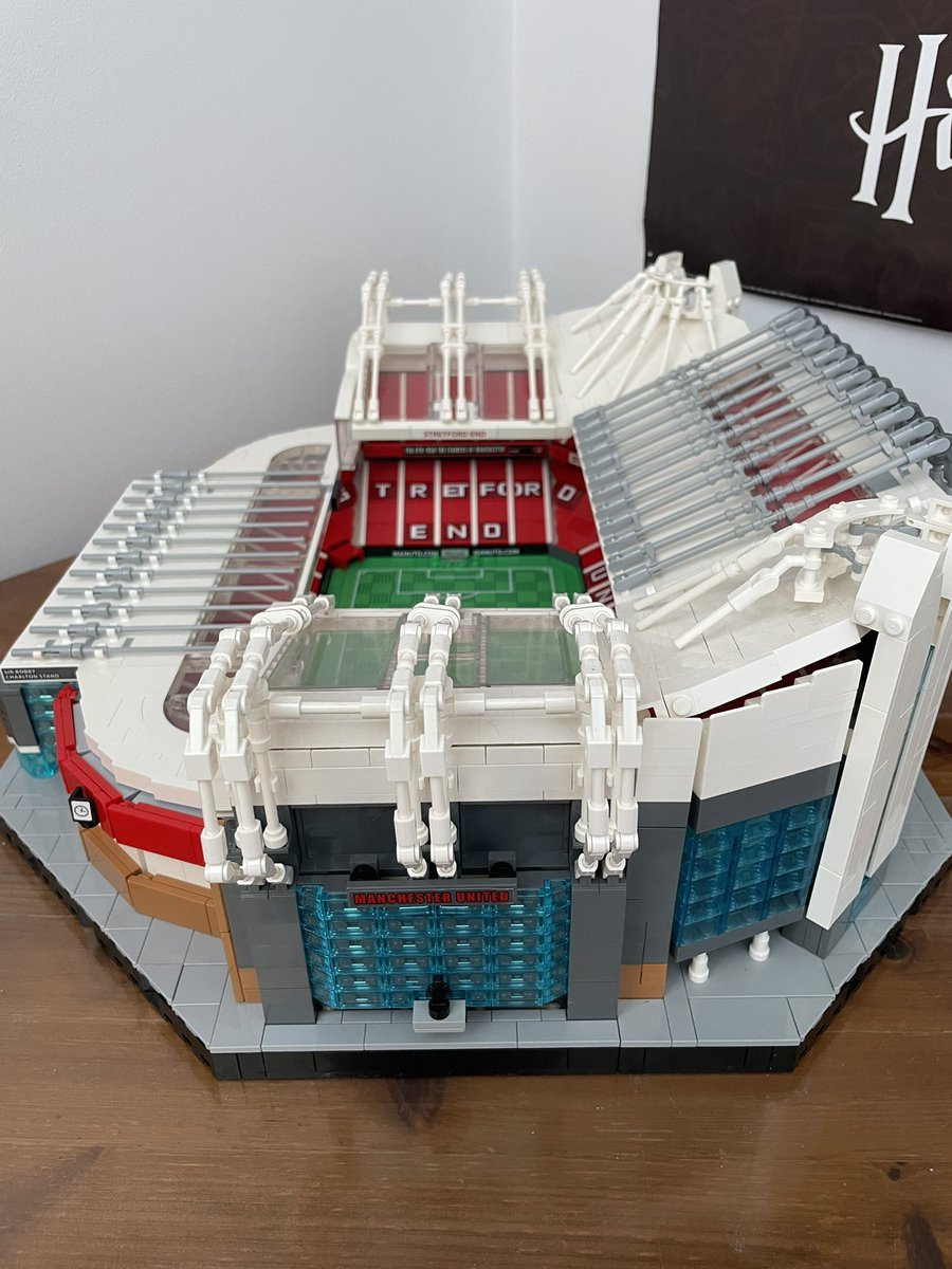 charlielegocity's tweet image. Hello! Calling all football fans! Here we have @LEGO_Group Old Trafford Stadium (Manchester United) 

#lego #creatorexpert #legocreatorexpert #manchesterunıted #legomanchesterunited #oldtraffordstadium⚽️❤️ #legooldtraffordstadium