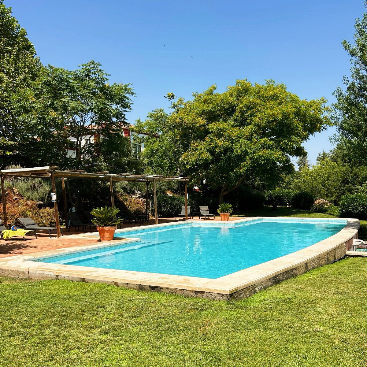 ✨ A hidden paradise in the Alentejo ✨Escape to serenity in our peaceful pool and lush gardens offer the perfect spot to relax, recharge, and reconnect with nature. Whether you’re lounging under the shade or taking a refreshing dip, this is what slow living is all about. 🌿💦