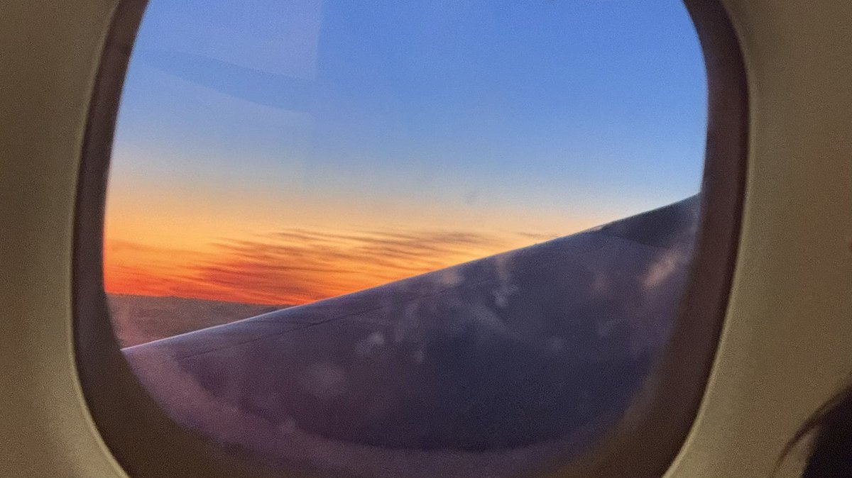 wapple15's tweet photo. You know that 1st world problem where you are on the wrong side of the plane to capture the awesome sunset? ππSafe at home so good night from #Canberra π΄ with #LeMans on the #NotSoBigScreen being my #WhiskyView π₯π₯ https://t.co/UDCMnGNi1M