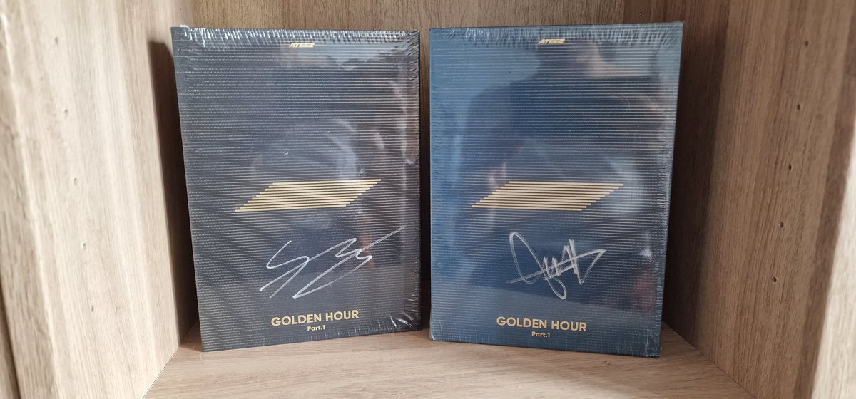 EmeraldShop7's tweet photo. [VENTE PERSO]
~ Thread 
Gros tri de mon placard. 
J'ajoute au fur et à mesure mes ventes ici. Pc, plush, merch...

✨️SEALED ATEEZ SIGNED Mingi et Jongho : Prix à discuter en DM.

✨️SEALED BT21 House 5th Birthday: 89 € 
✨️DICON: 30 € (⚠️ défaut reliure book, photo en DM) https://t.co/ROVzqXdHuu