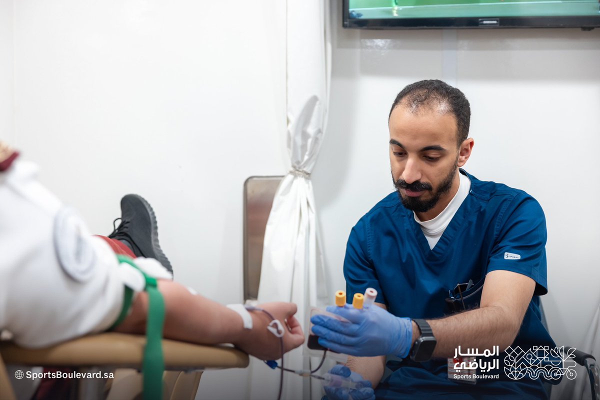 المسار الرياضي (@sportsblvdsa) on Twitter photo بالتزامن مع #اليوم_العالمي_للتبرع_بالدم، أطلق #المسار_الرياضي مبادرة التبرع بالدم بالتعاون مع <a href="/KFSHRC/">مستشفى الملك فيصل التخصصي ومركز الأبحاث</a>؛ إنطلاقًا من مسؤوليتنا المجتمعية في المساهمة بإنقاذ حياة الآخرين ✨ بالتزامن مع #اليوم_العالمي_للتبرع_بالدم، أطلق #المسار_الرياضي مبادرة التبرع بالدم بالتعاون مع <a href="/KFSHRC/">مستشفى الملك فيصل التخصصي ومركز الأبحاث</a>؛ إنطلاقًا من مسؤوليتنا المجتمعية في المساهمة بإنقاذ حياة الآخرين ✨