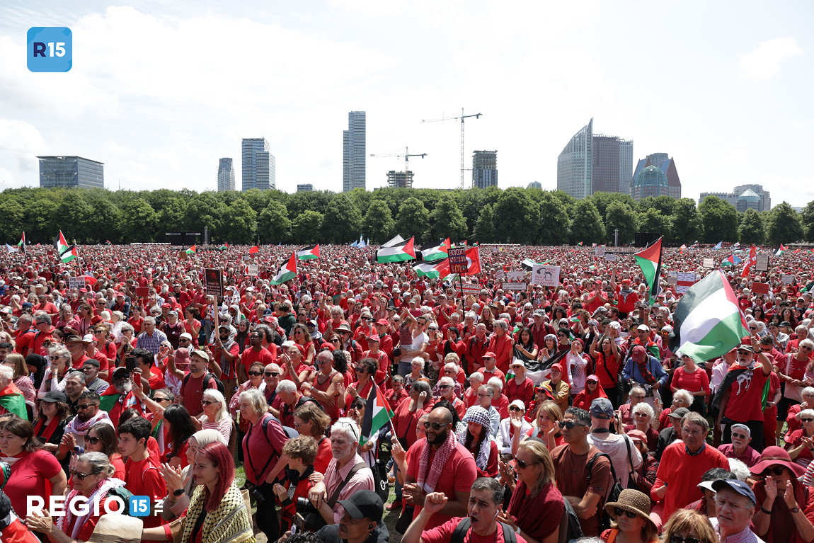 Nu online: voor de tweede keer een Rode Lijn demonstratie met tienduizenden deelnemers in #DenHaag regio15.nl/nieuws/demonst…