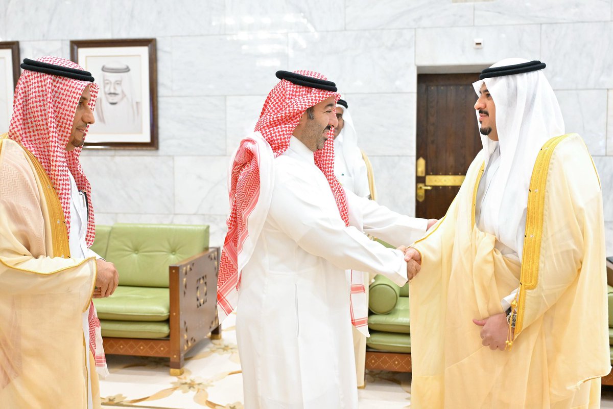 emara_alriyadh's tweet image. سمو نائب أمير منطقة #الرياض يستقبل وكلاء الإمارة المساعدين ومديري العموم وموظفي الإمارة. 
riyadh.gov.sa/#/home/news-de…

#إمارة_الرياض