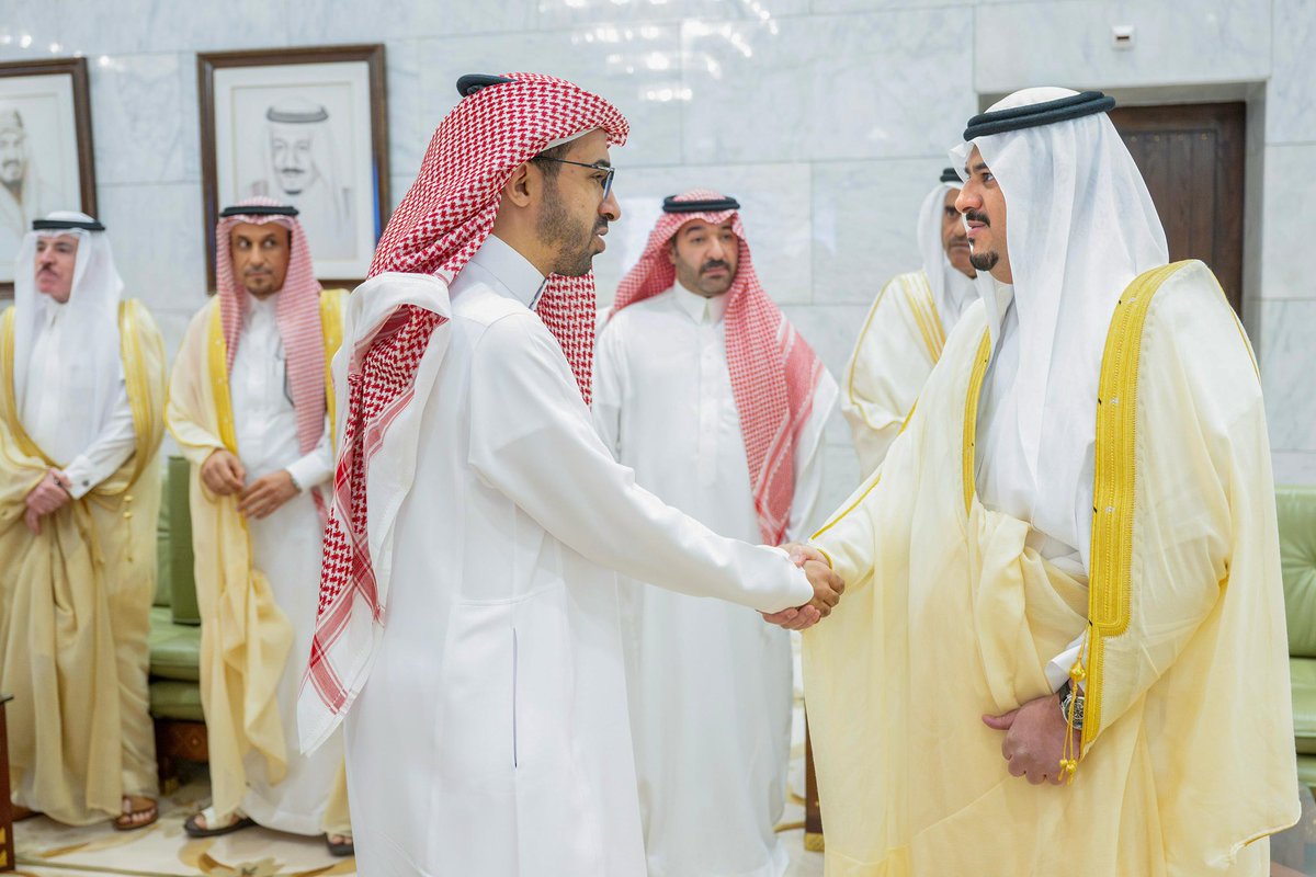 emara_alriyadh's tweet image. سمو نائب أمير منطقة #الرياض يستقبل وكلاء الإمارة المساعدين ومديري العموم وموظفي الإمارة. 
riyadh.gov.sa/#/home/news-de…

#إمارة_الرياض