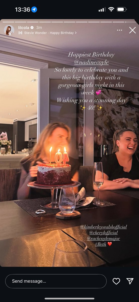 sobbing at this, our girls 💫✨🩷