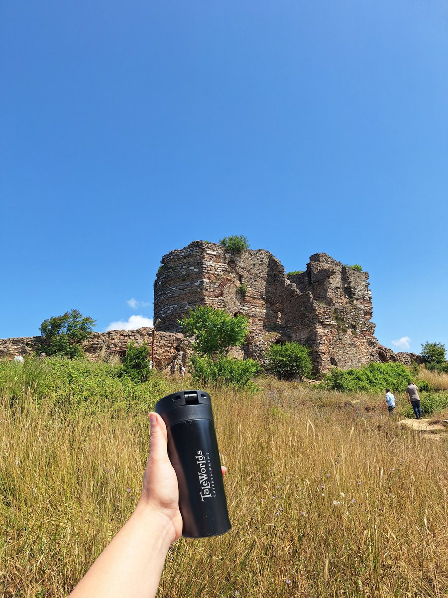 Bilen azdır ama medarı iftiharımız Mount&amp;Blade'in ilham kaynaklarından biri Yoros Kalesi 🫡