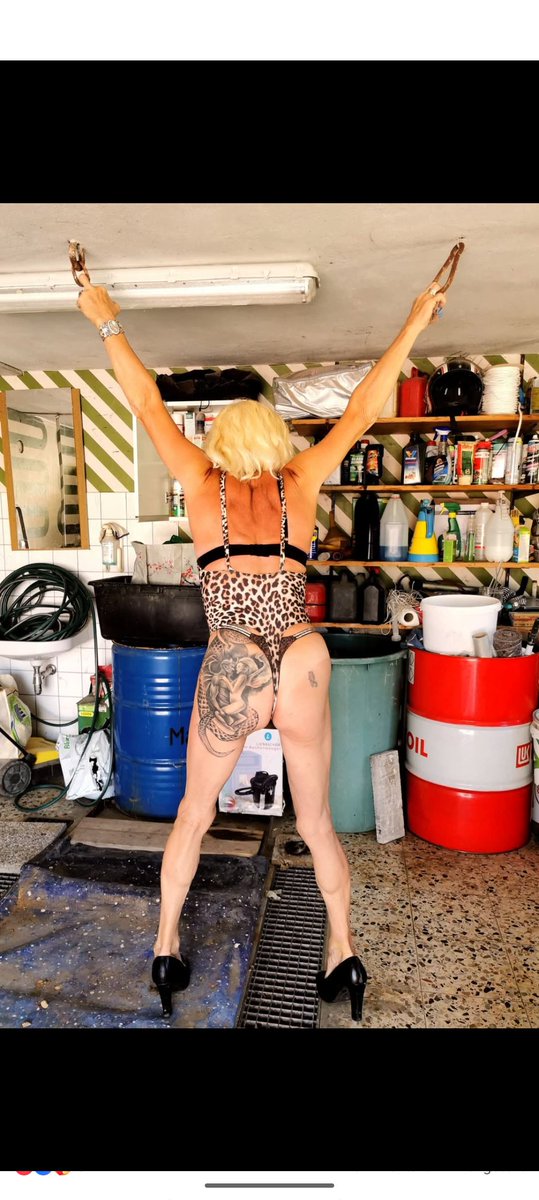 So kurze Umfrage ich warte auf dich und kann es kaum abwarten .
Von vorne oder doch lieber von hinten