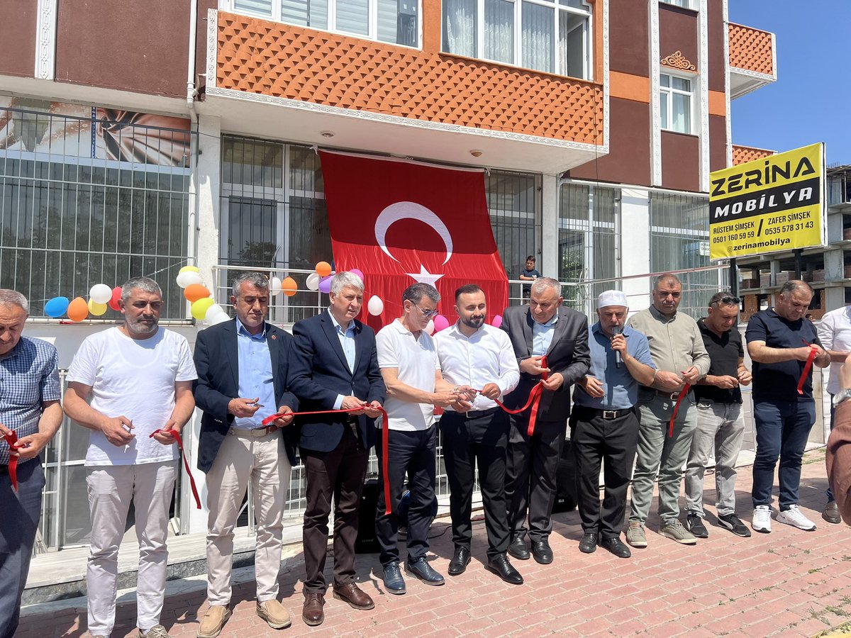 AknYILMAZ4's tweet photo. Karaağaç mahallemizde bölgemize hizmet verecek olan işletmeciliğini Zafer ve Rüstem Şimşek kardeşlerimizin yapacağı #Zerina Mobilya’nın açılışına dostlarla birlikte katıldık .
Zafer ve rüstem kardeşlerimize helal bol kazançlar diliyorum . https://t.co/oNrhcCAwJD