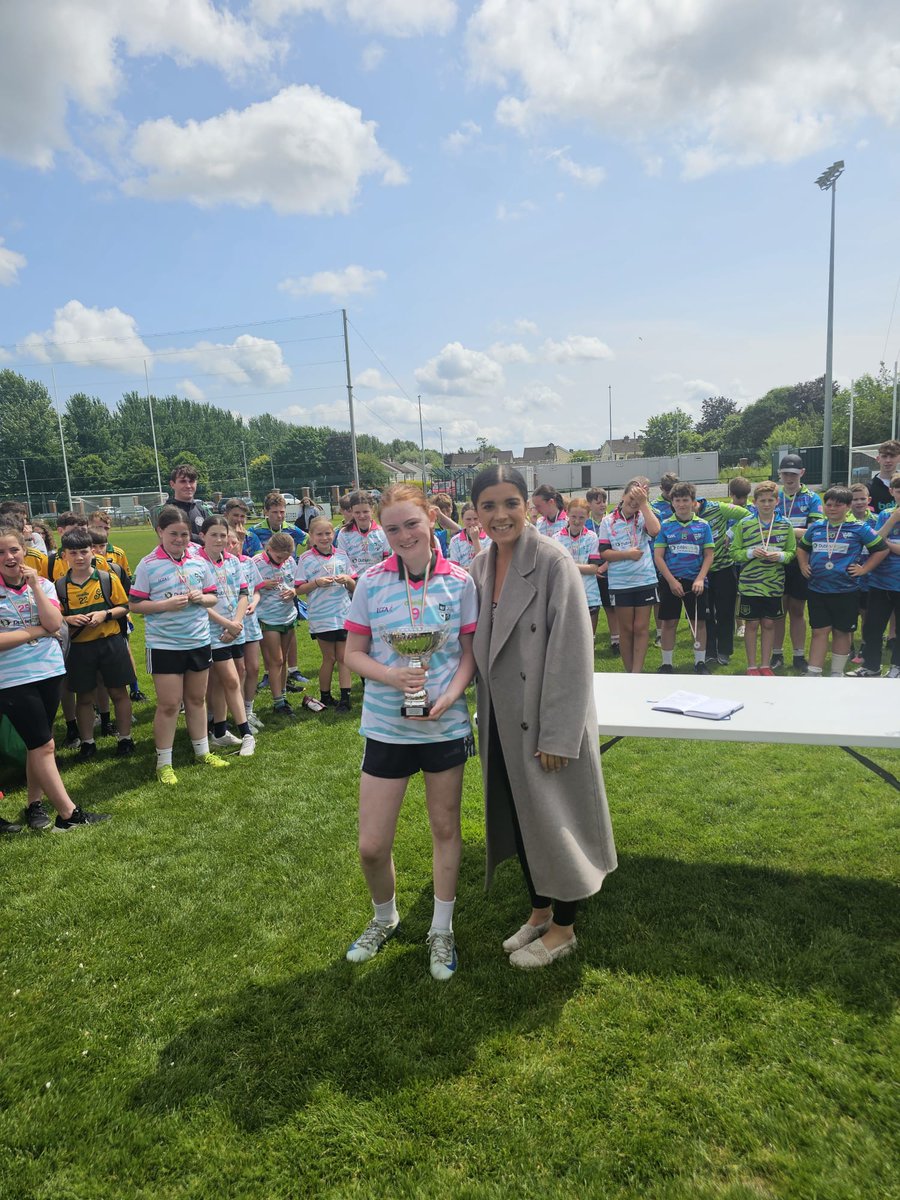 Comortas Peile na Gaelscoileanna.
Bhí lá iontach againn Dé hAoine leis na Gaelscoileanna áitiúla i mBaile Átha Cliath 15 agus Dún Búinne: Gaelscoil Thulach na nÓg, Scoil Oilibhéir agus Gaelscoil an Chuilinn.
Bhí ár gcara Máire Ní Churraoin (An Chéad Ghlúin Eile) ann linn freisin.