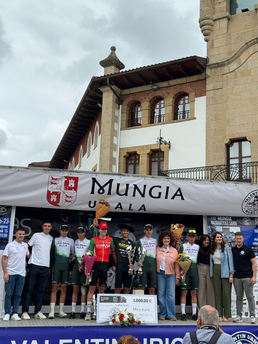 💥 Otro podio más para el equipo Caja Rural Alea en el #MemorialSagasti

🥈Subimos al podio a recoger el trofeo de segundo clasificado con Iker villar.

🤩 Además,  nos adjudicamos el premio al mejor equipo de la jornada.

#SúmateAlVerde💚