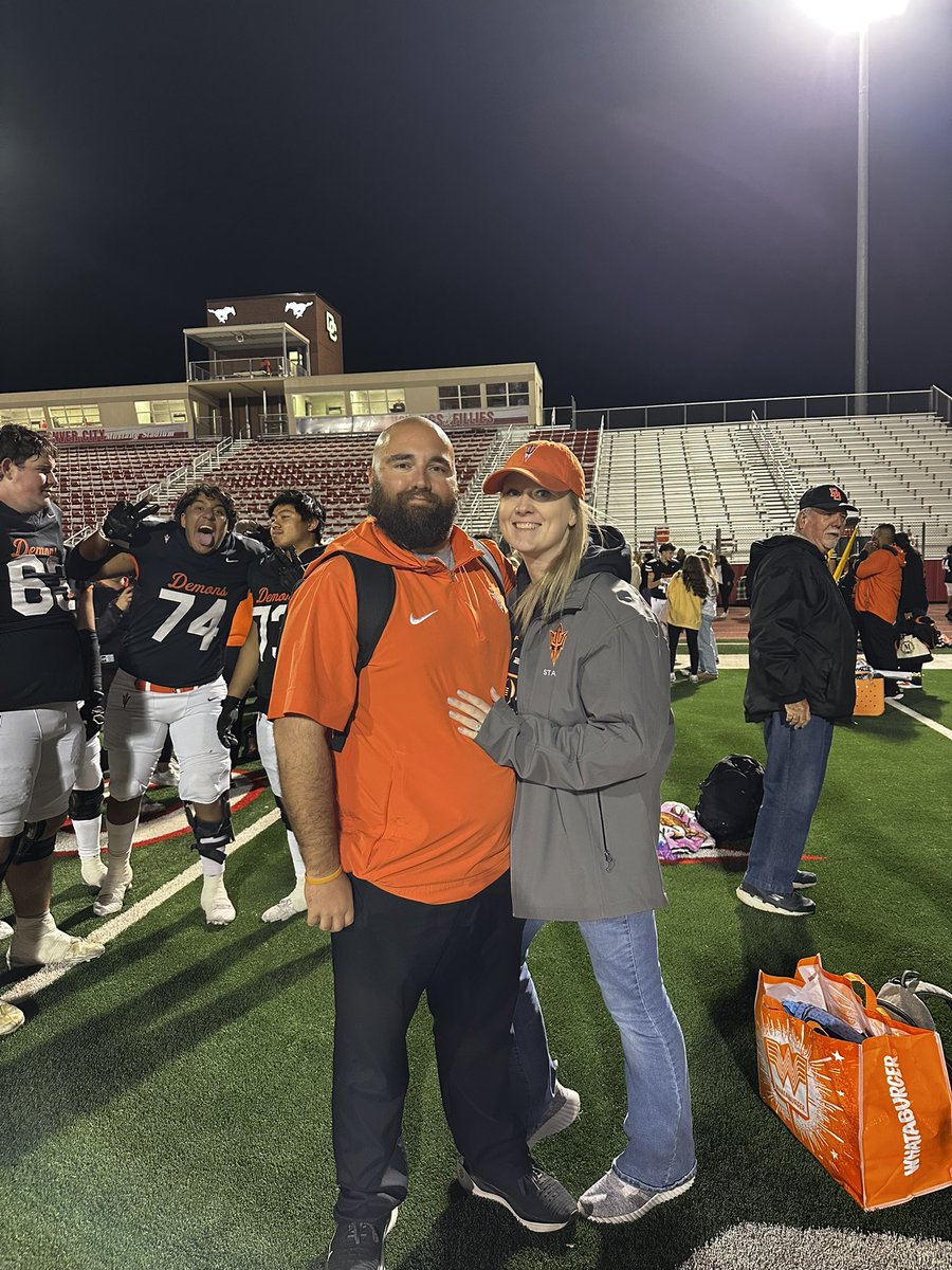 CoachDiff53's tweet photo. Happy anniversary to my wonderful wife of 6 years! Thank you for always supporting me and being an amazing coach’s wife throughout these years! Love you honey! https://t.co/nzZ1oaRZ8j
