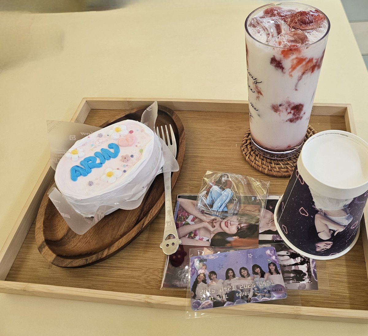 즐거웠던 꽃뜨루 아린 생카~~ 🎉🎉
사장님 그리고 크리분들과 
좋은 추억 만들 수 있어 행복했습니다!
주최자님 사장님, 크리분들 
모두 감사드려요!
#저_별은_너의별_너는_우리들의_별
#아린이와_써내려갈_우리들의_이야기