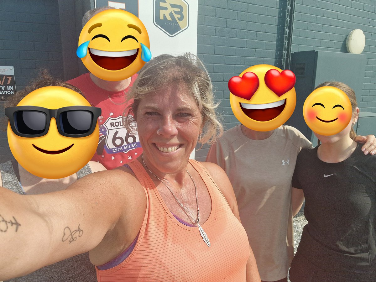 Jen Jen Louise tweet media