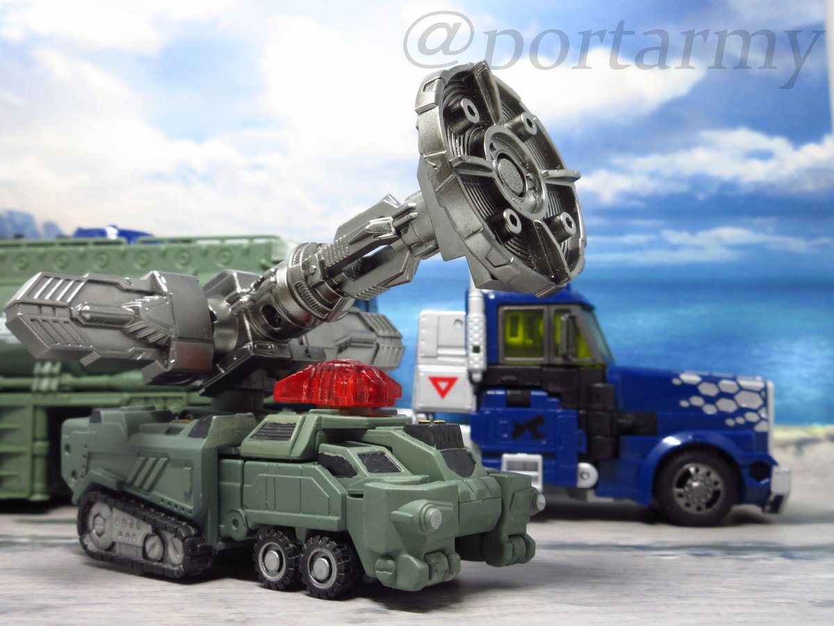 portarmy's tweet photo. 今回のリペはスーパーリンクのシグナルフレアで
「90式メーサー殺獣光線車」風味のシグナルフレアにしました。
シナジネクスのゴジラコラボ発表からやりたかったネタです
#リペフォ
#トランスフォーマー
#ゴジラ
#Maccadam https://t.co/ESG1I3aoBZ