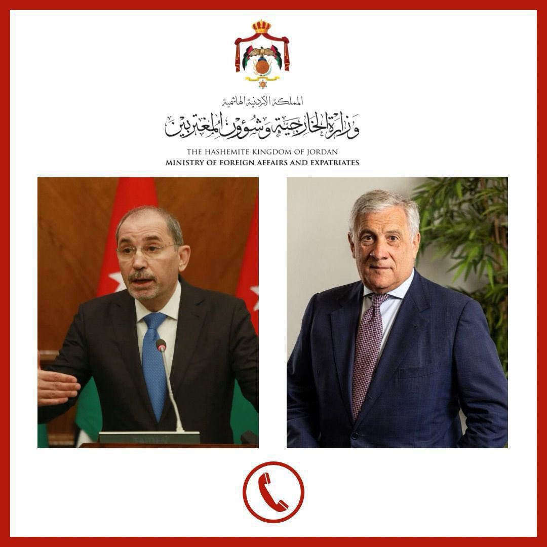 ForeignMinistry's tweet photo. بحث نائب رئيس الوزراء ووزير الخارجية وشؤون المغتربين أيمن الصفدي @AymanHsafadi، مع نائب رئيس الوزراء ووزير الخارجية والتعاون الدولي الإيطالي أنتونيو تياني @Antonio_Tajani، اليوم، جهود إنهاء التصعيد الإقليمي والعودة إلى المفاوضات سبيلًا للتوصل لحل للملف النووي الإيراني. 
وأكّد الوزيران في اتصال هاتفي ضرورة تكاتف كل الجهود لإنهاء التصعيد الإقليمي الذي يدفع المنطقة نحو المزيد من الصراع والتوتر. 

وأكّد الصفدي ضرورة ألّا تتراجع أولوية إنهاء العدوان الإسرائيلي على غزة وما يسببه من كارثة إنسانية نتيجة تركيز المجتمع الدولي على إنهاء التصعيد الذي سببه العدوان الإسرائيلي على إيران، وشدّد على وجوب العمل على خفض التوتر الإقليمي بشكل كلي من خلال إنهاء كل أسبابه. 

وبحث الوزيران عددًا من القضايا الثنائية، وأكّدا عمق علاقات الشراكة بين البلدين الصديقين.

#الأردن 
#إيطاليا 

🇮🇹🇯🇴