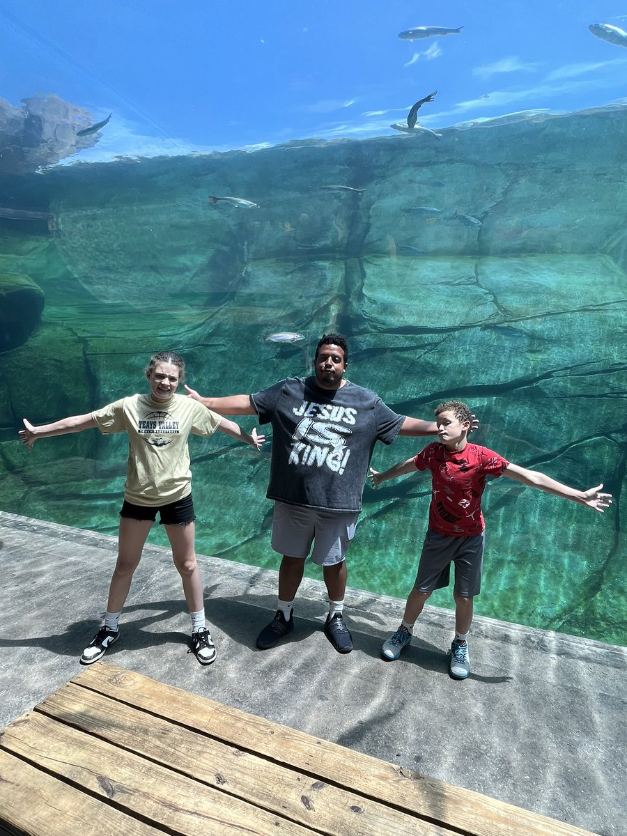 Becca3788's tweet photo. I will be forever grateful God gave us you. Happy Father’s Day to the most fun, attentive, funny, awesome dad I could ever hope for for my kids. We love you so much!@ramoneconley https://t.co/T6lDzYKL1k