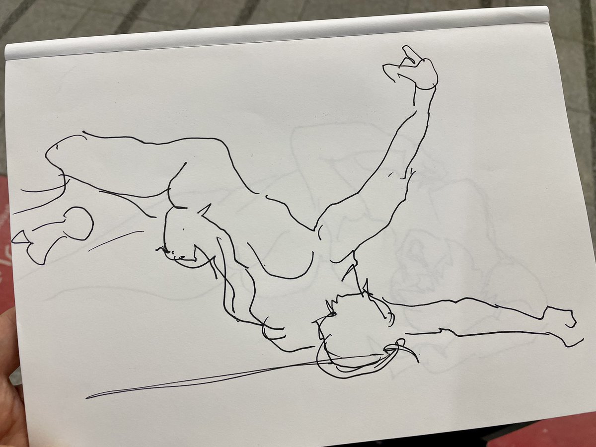 クロッキー会終了ー。
大変耽美な良き回でしたがポエクロあるあるで、モデルさんが1人増えて3人に😇😇(群像で泣く)

画像は推し<a href="/_msyart/">masaya</a> のパフォーマンス👍まぁ、動いているところを描くのは相変わらず至難の業です。