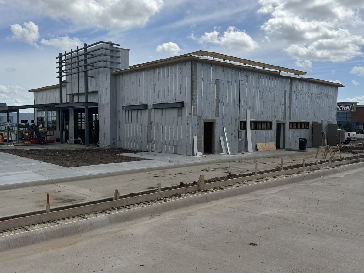 JMKdevelopment's tweet photo. Portillo’s Grand Prairie, TX taking shape!
With framing complete and walls up, this site is looking more like a restaurant every day. Proud to be managing this project on behalf of our client, Portillo’s.

See more of our work at:
https://t.co/LuLzA3hJ4V https://t.co/h0B1zAfCJI