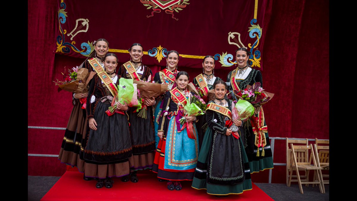 Desde ayer tenemos nueva Corte de Honor.
Reina Mayor; Marina(<a href="/los_sanjuanes/">PEÑA LOS SANJUANES</a>); 
Damas: Marina(Estampas), María(<a href="/burgosalson/">Asoc. BurgoSalsón</a>), Celia (Centro Montañés) y Claudia (<a href="/realyantigua/">Peña Real y Antigua</a>)
Reina Infantil: Sofia (Santa Mª Mayor);
Damas: Esther(Gamones) y Lucia (Alegría S Pedro)
¡Enhorabuena¡