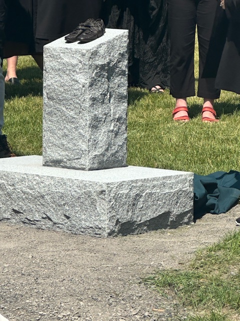 Great turnout yesterday afternoon in Ottawa at MacDonald Gardens Park for the unveiling of the Irish Famine Memorial #BronzeShoes
