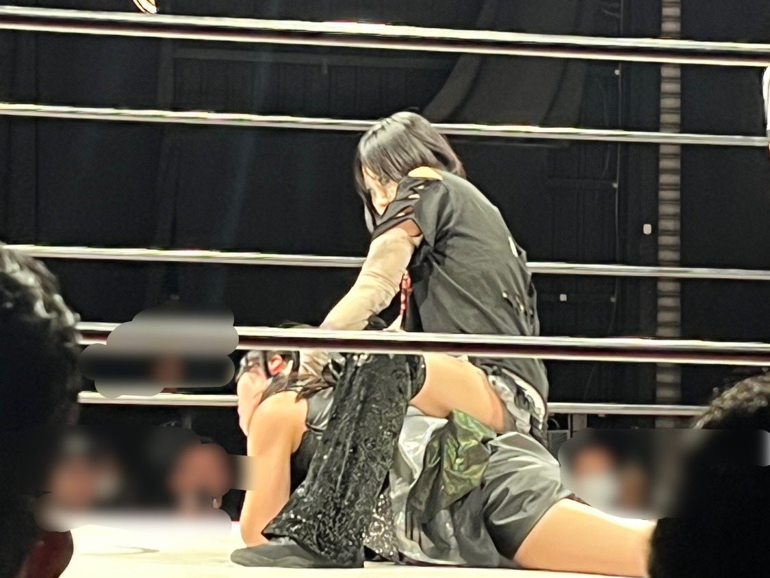 ma_ma_masayan's tweet photo. 2025.6.14難波小百合の夢をかなえたろかスペシャル新木場大会
RIKADEVILさんにラフファイトを受ける難波さん。RIKADEVILさん初めて見ましたね？？ #tjpw #RIKADEVIL #難波小百合 https://t.co/qZqovVcWx3