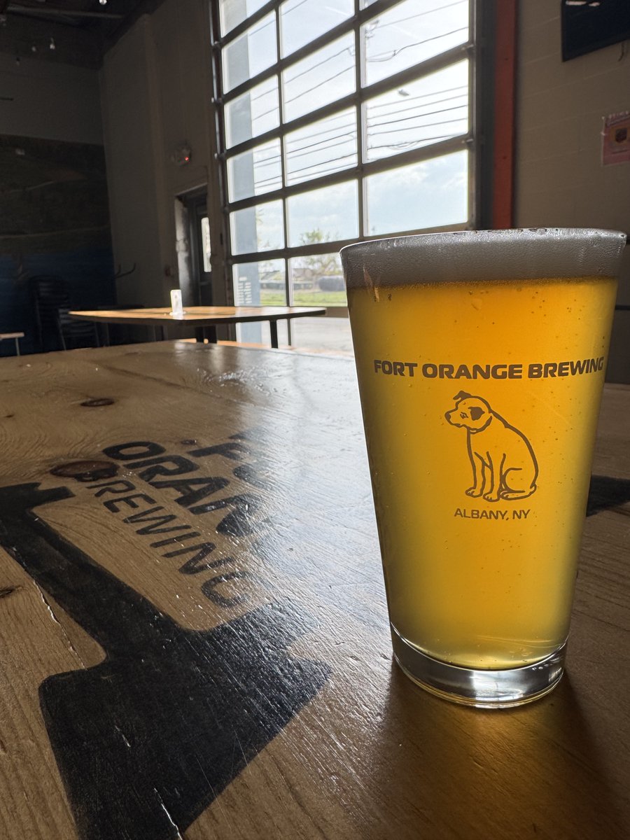 Quality time tastes better with beer.🍺👔

Bring Dad in for a Buy One, Get One Free pint this Father’s Day — and make some new memories over a couple of cold ones.

Tag your father, uncle, or favorite dad-figure and make it happen. 🍻👨‍👧