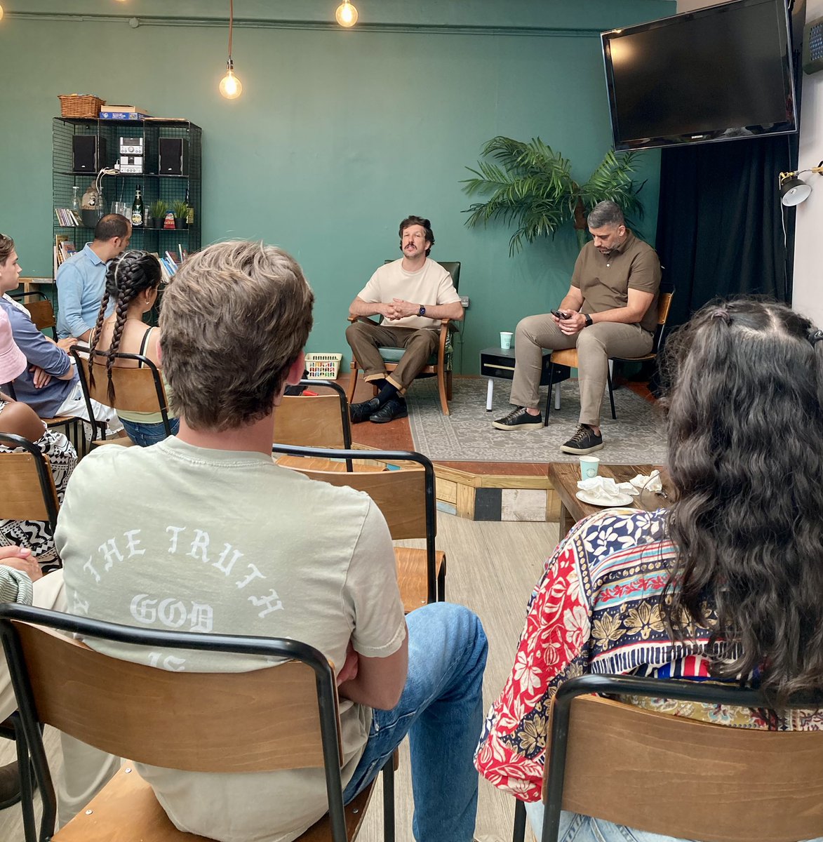Lunch and stories with Brits, Brazilians, Iranians, Africans - the local church eating and learning from one another 🍕
<a href="/NewGroundToday/">New Ground</a> <a href="/Newfrontiers/">Newfrontiers</a> <a href="/DanielL17703012/">Danny 🇧🇷🇬🇧</a>