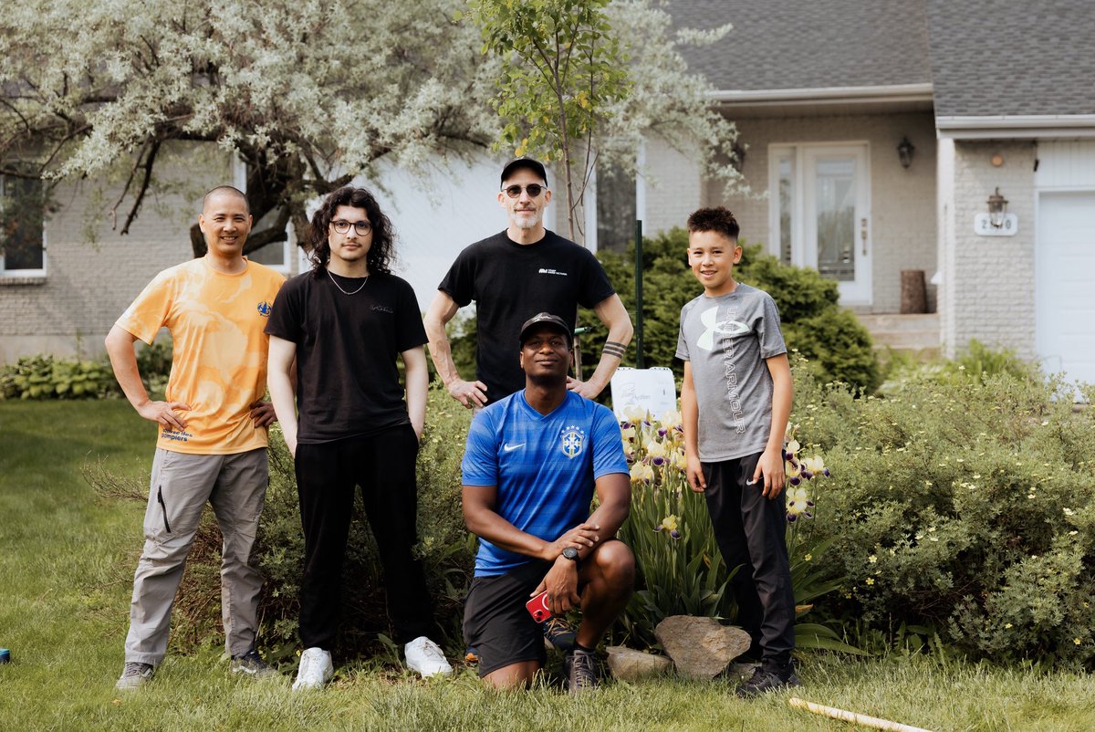 _PlantAction_'s tweet photo. Vendredi dernier, nous avions cette superbe équipe père-fils que Studio 8 (https://t.co/uXcJ7oW84F) a pu immortaliser.

#fetedesperes #fathersday #laval #mtl #givinhback #engagement #nature #inspiration #rolemodel #modèle https://t.co/cQzb4FPQ74