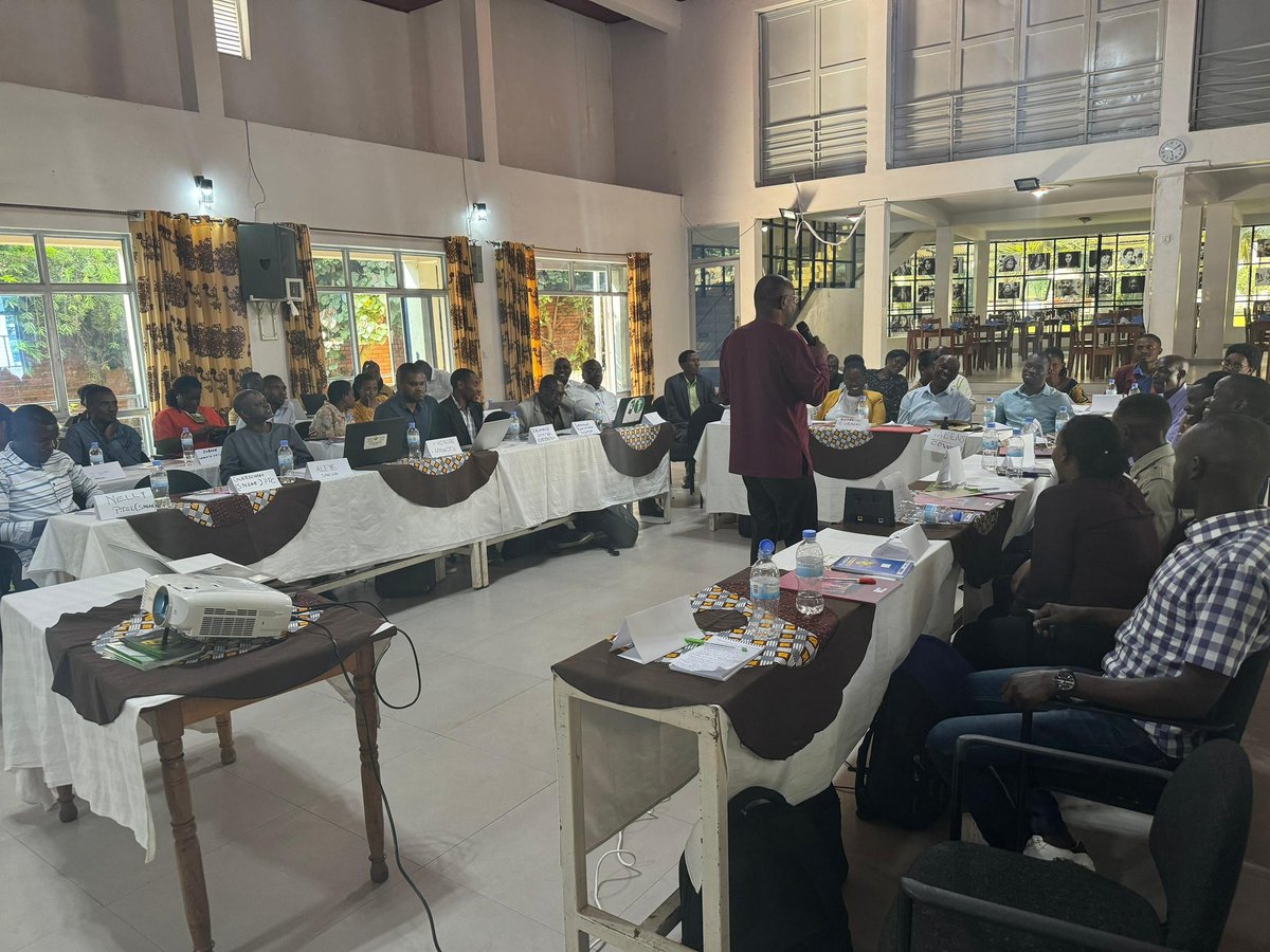 gakumba21's tweet photo. Empowering dialogue in Rwanda! 🤝 @cotraf_rwanda launched a 2-day capacity building today, bringing together trade unionists and employers representatives to enhance their skills in Collective Bargaining Agreements. Building stronger, more productive workplaces together! https://t.co/KztlBax0Fg