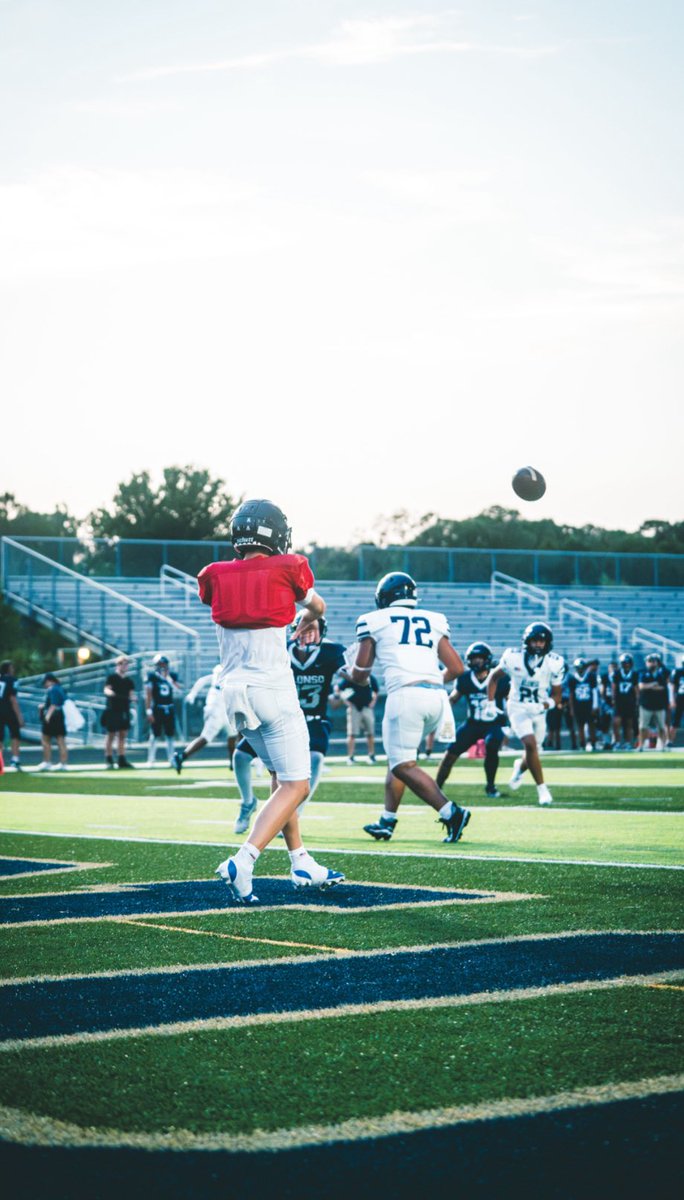 Class of 27’ we are on the clock ⏰. My dms are open my phone is (813)-499-6383 and i’m looking to build relationships with coaches! #AGTG