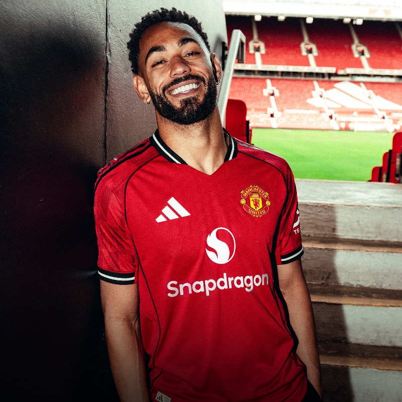 premierleague's tweet photo. The transfer window reopens tomorrow! 

Wondering why it's split into two parts this summer? 👇