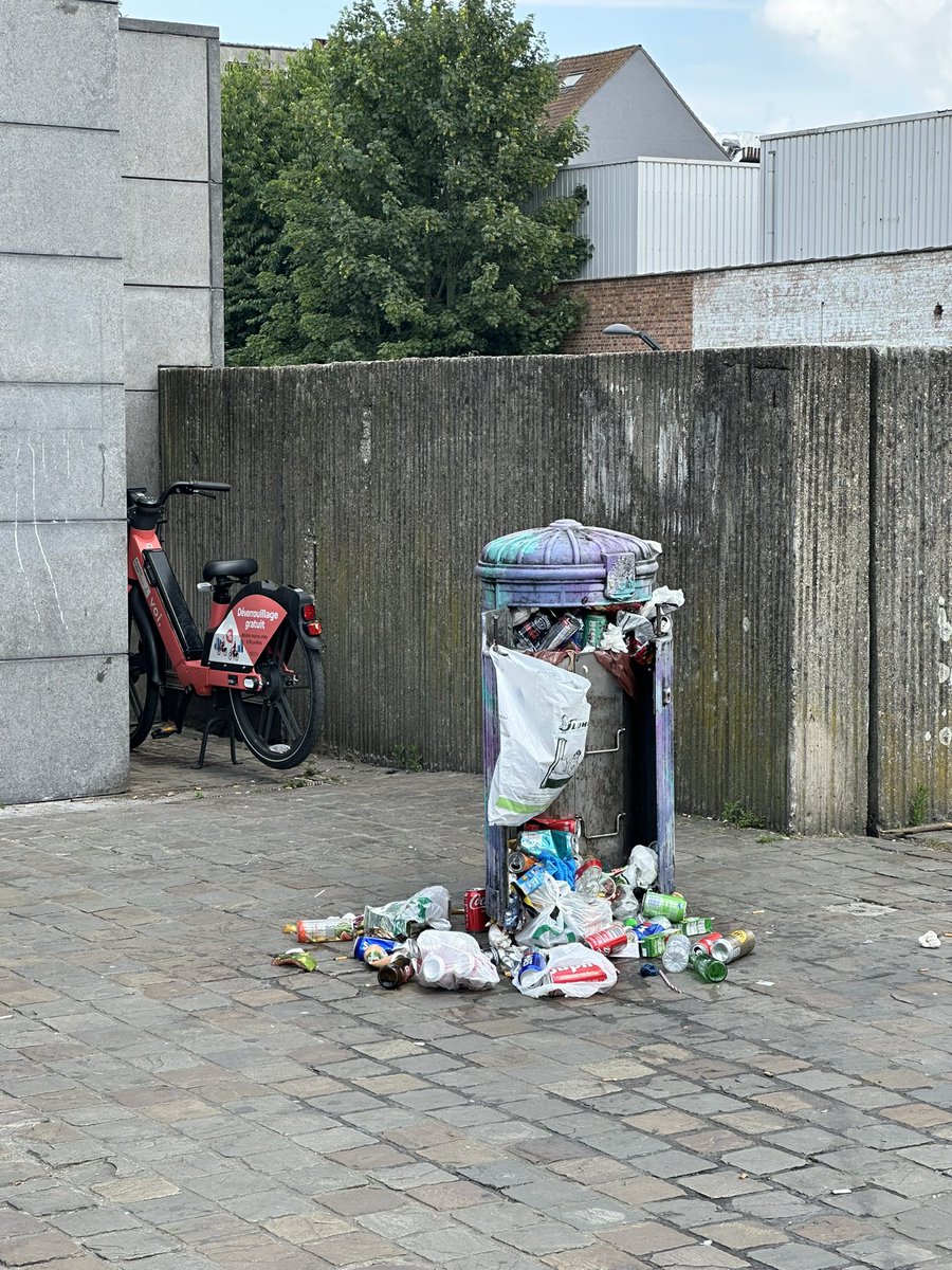 Brussels, fix your garbage problem tweet media